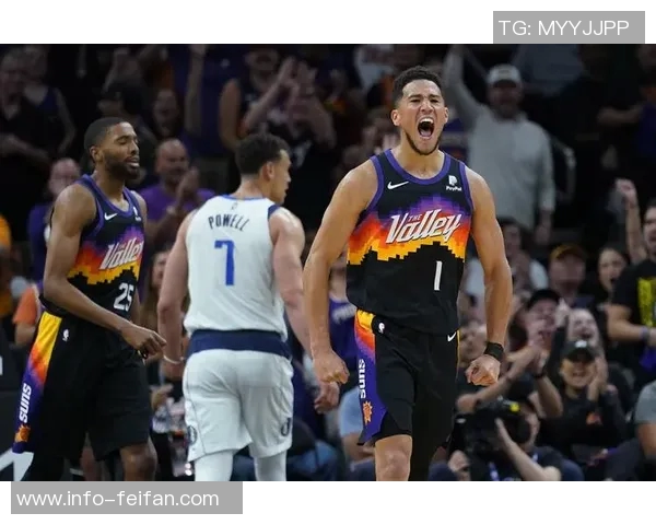 带伤作战的布克在球队中的无私奉献让人难以用言语形容其巨大贡献